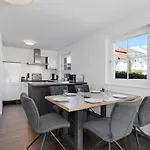 Deluxe Apartment *
