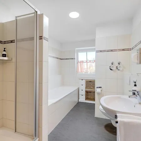Deluxe Apartment *